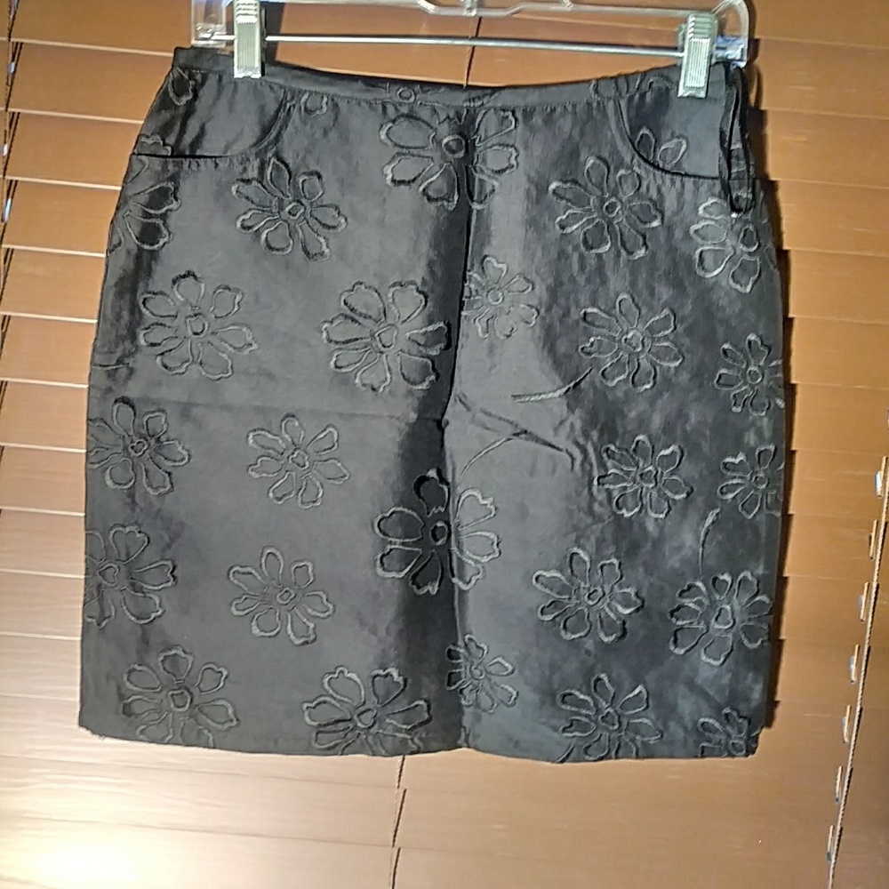 Inc international concepta embroided black skirt